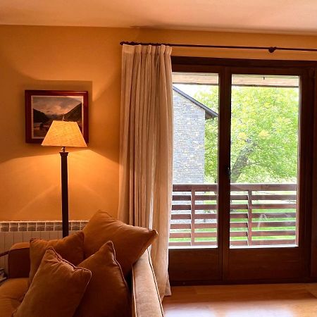 Apartament De La Vall Ferrera - L'Amfitriona Areu Extérieur photo