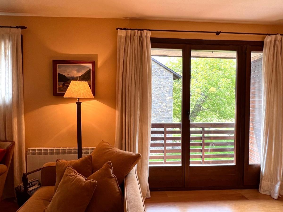 Apartament De La Vall Ferrera - L'Amfitriona Areu Extérieur photo