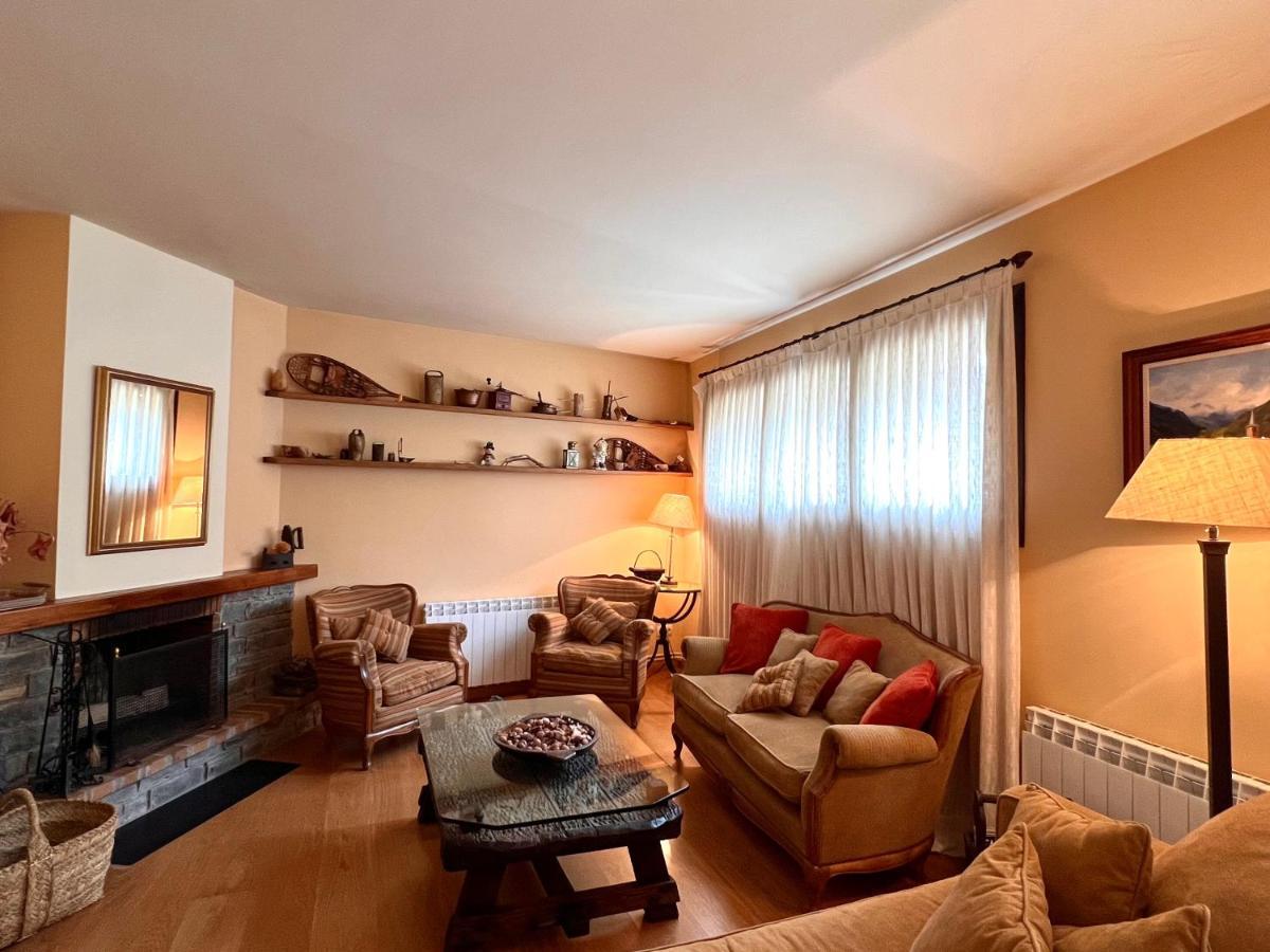 Apartament De La Vall Ferrera - L'Amfitriona Areu Extérieur photo