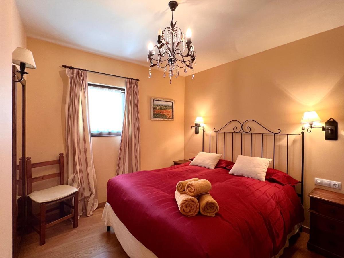 Apartament De La Vall Ferrera - L'Amfitriona Areu Extérieur photo