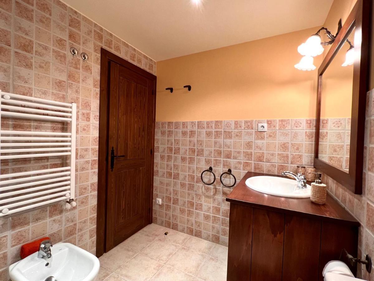 Apartament De La Vall Ferrera - L'Amfitriona Areu Extérieur photo