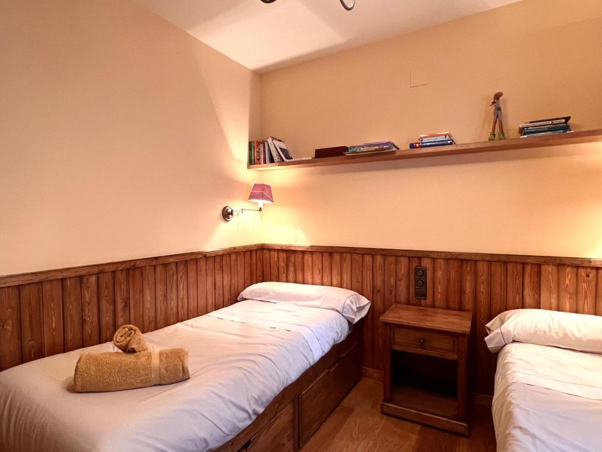 Apartament De La Vall Ferrera - L'Amfitriona Areu Extérieur photo