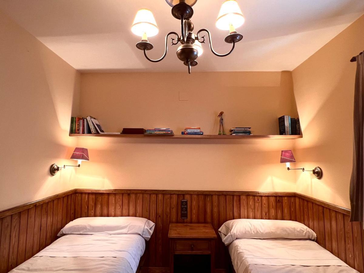 Apartament De La Vall Ferrera - L'Amfitriona Areu Extérieur photo